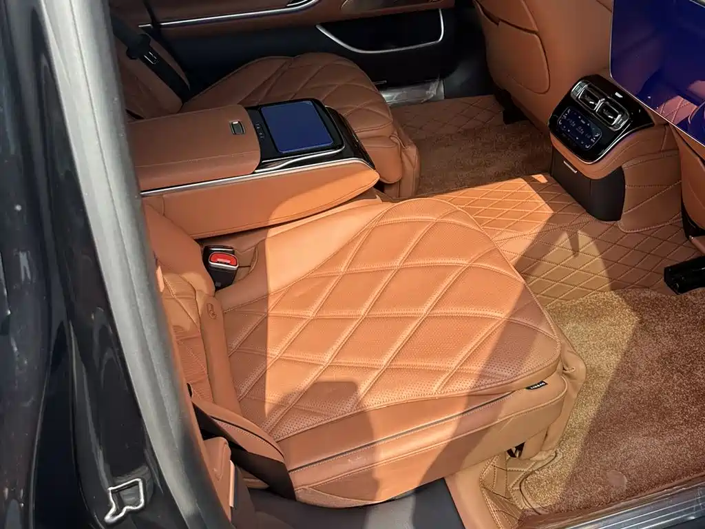 Mercedes-Benz S-Class 2025