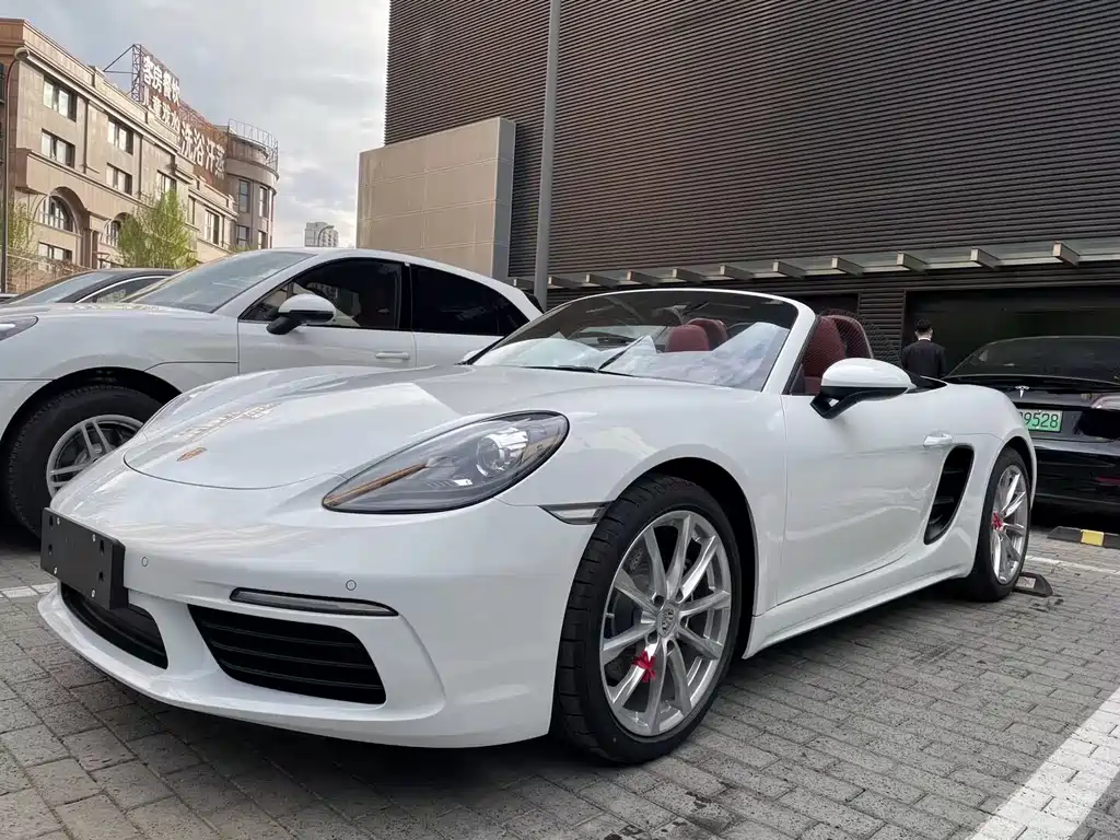 PORSCHE 718