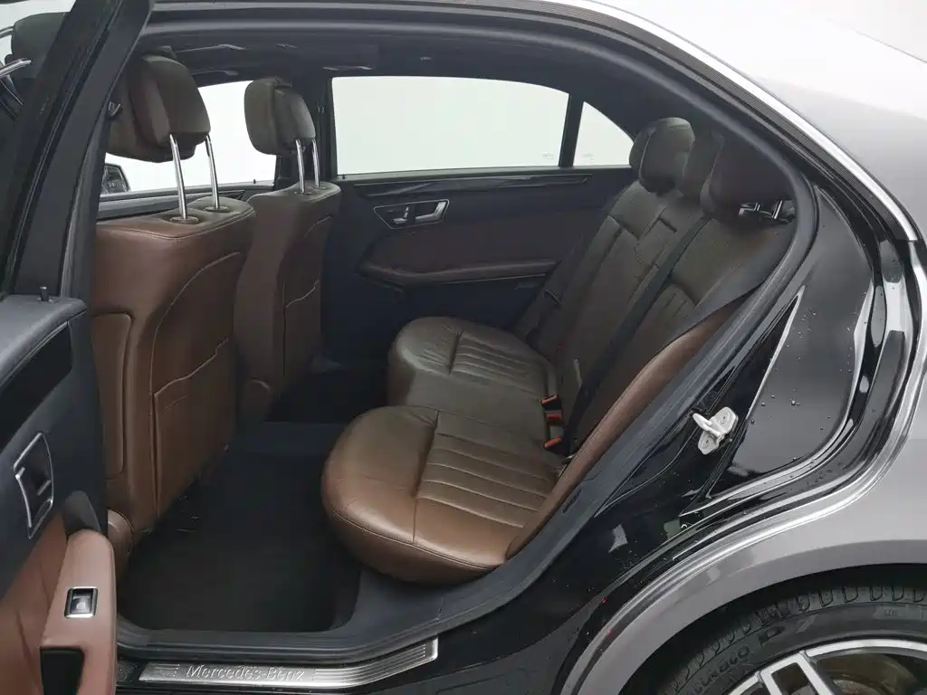 Mercedes-Benz E-Class — миниатюра 15