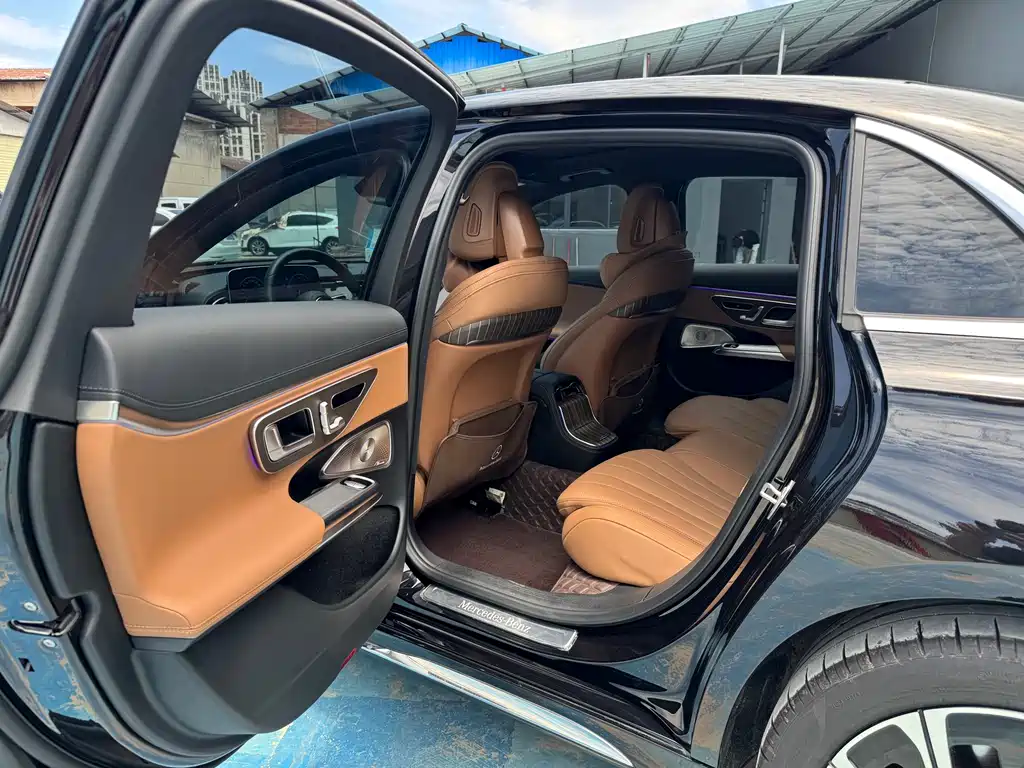Mercedes-Benz E-Class E 2024 E 300 L Luxury