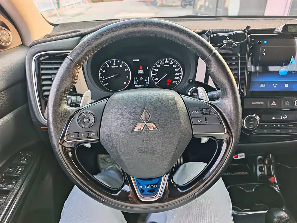 Mitsubishi Outlander — миниатюра 16