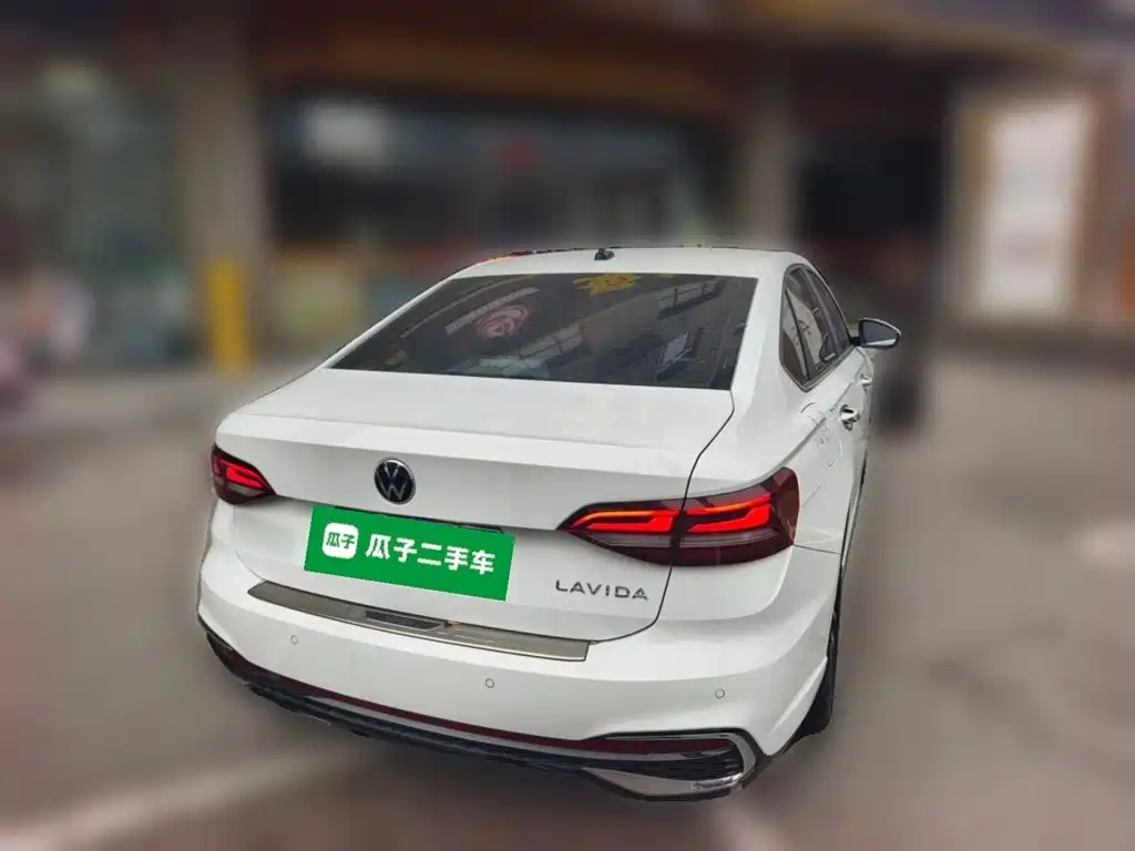 Volkswagen Lavida — миниатюра 3