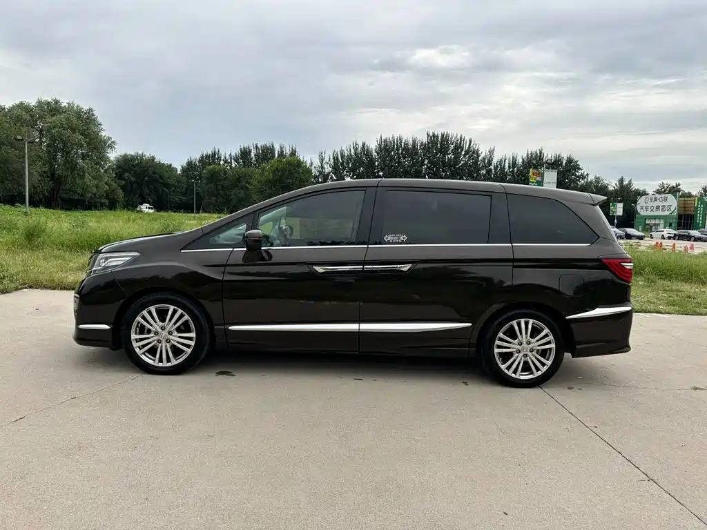 Honda Elysion — миниатюра 7