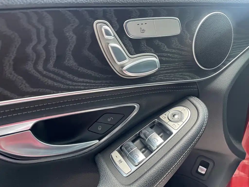 Mercedes-Benz C-Class — миниатюра 5