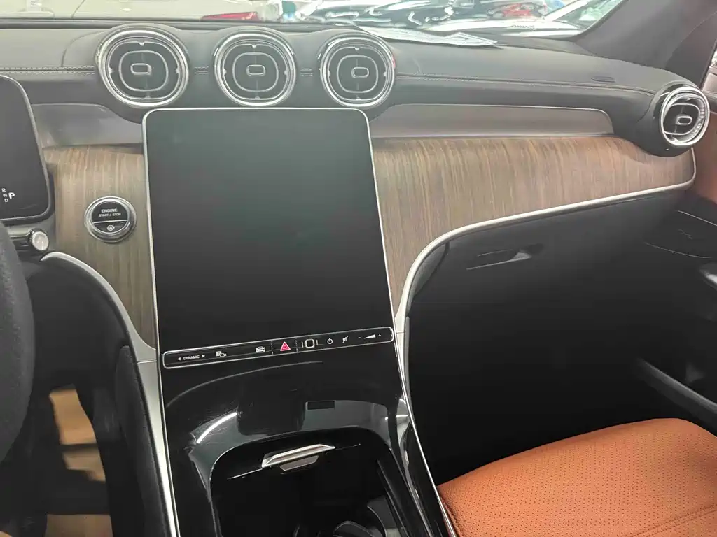 Mercedes-Benz GLC 2023 GLC 300 L 4MATIC 5 мест
