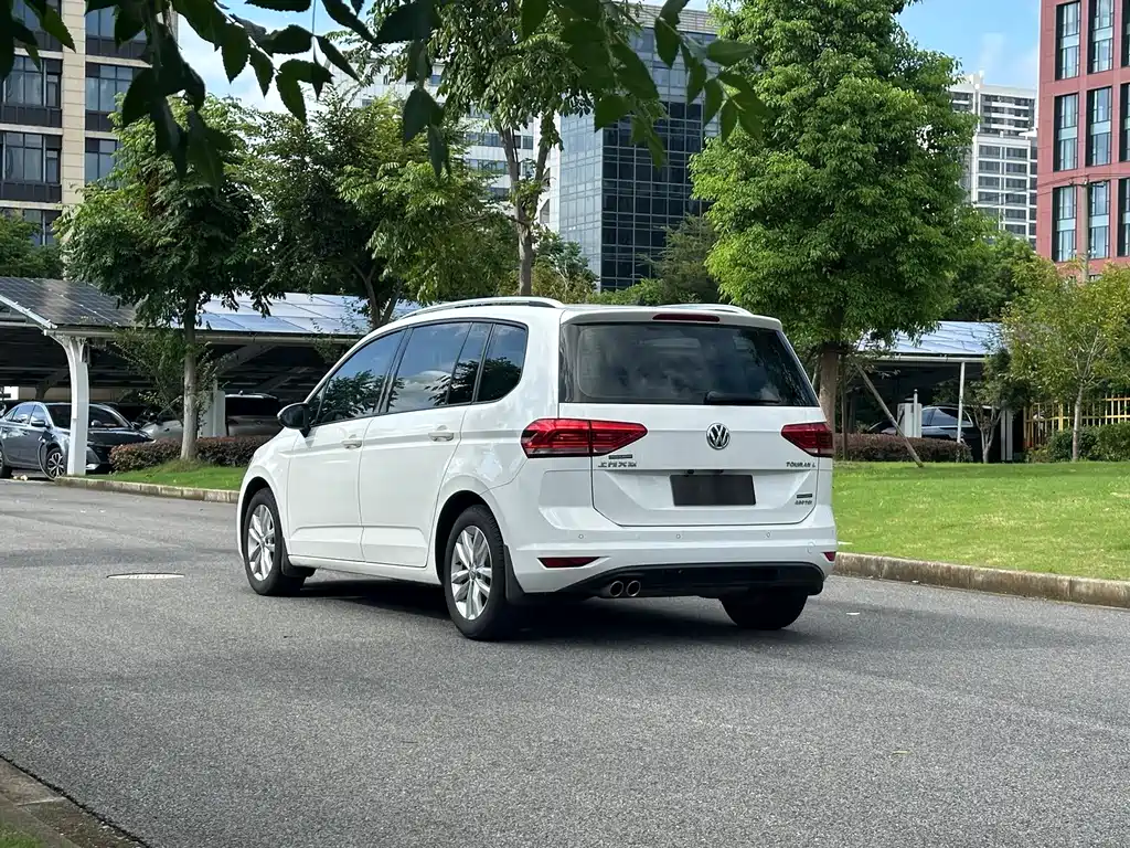 Volkswagen Touran — миниатюра 6