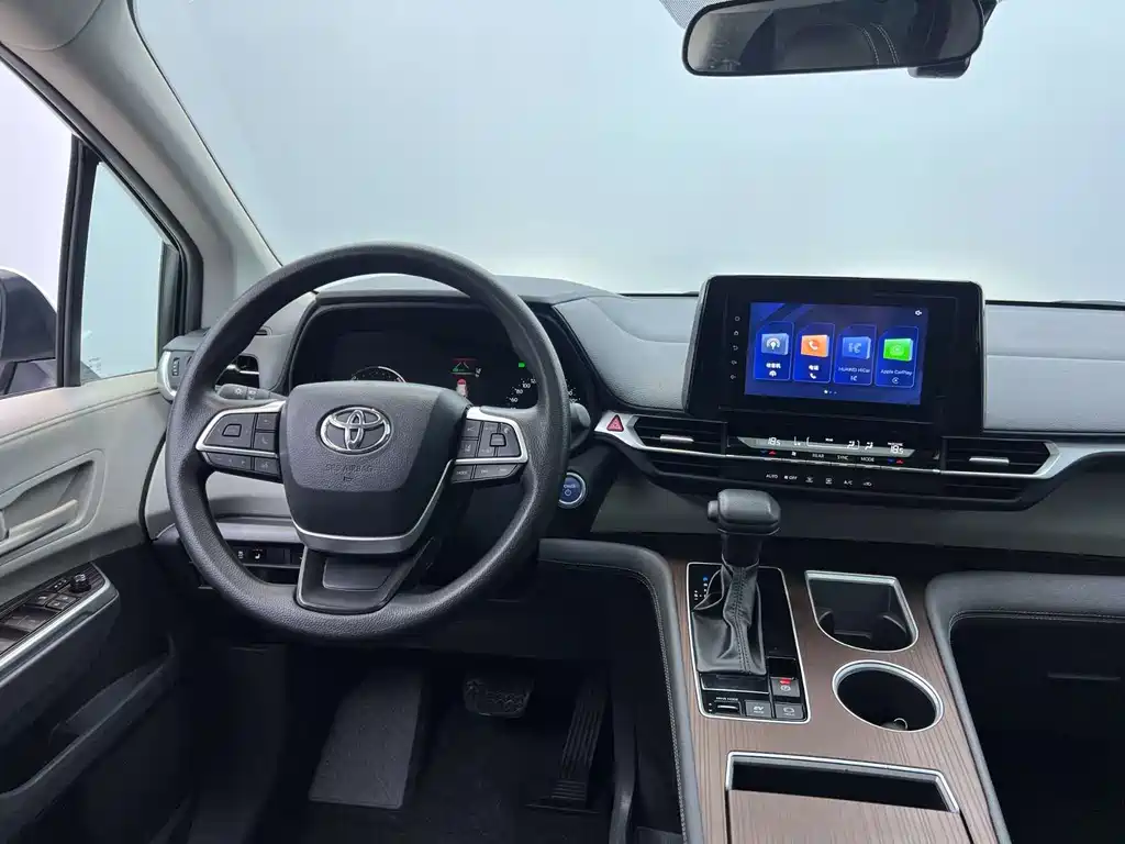 Toyota Sienna 2023 2.5L Comfort