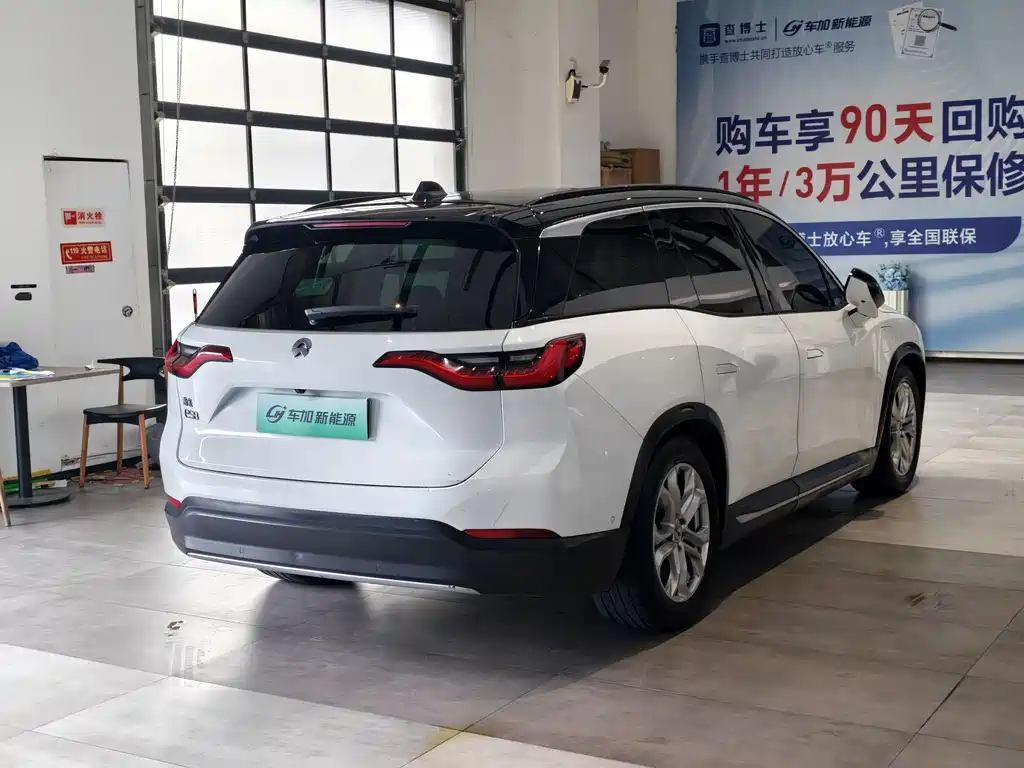 NIO ES8 2018 355KM мест