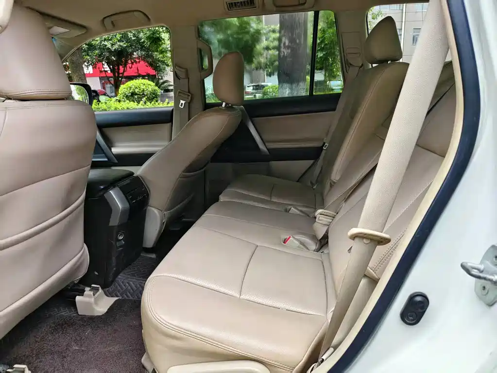 Toyota Land Cruiser Prado 2013 2.7L