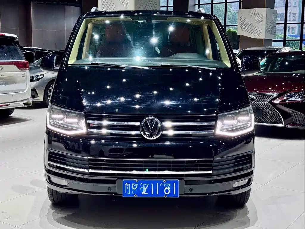 Volkswagen Caravelle — миниатюра 2