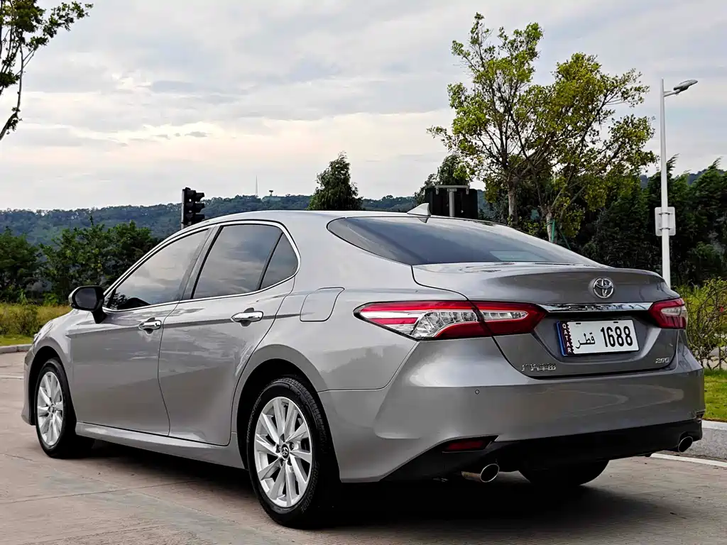 Toyota Camry — миниатюра 5