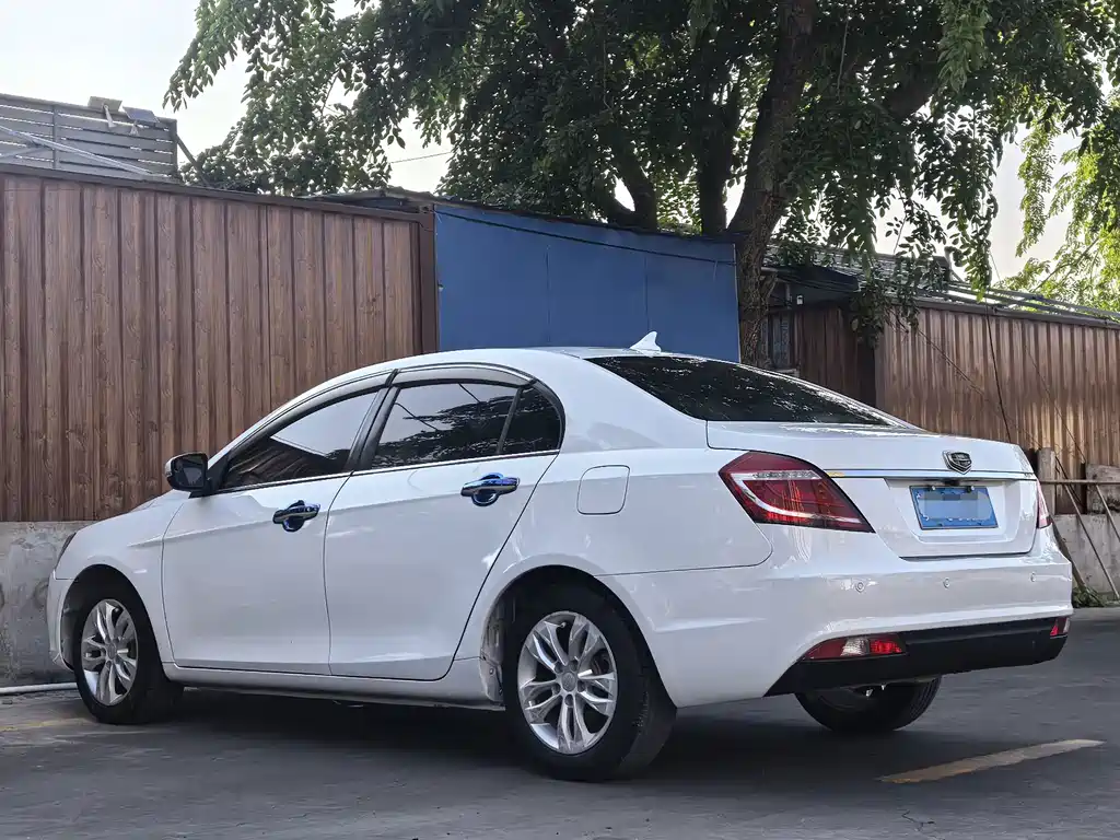 Geely Emgrand — миниатюра 9