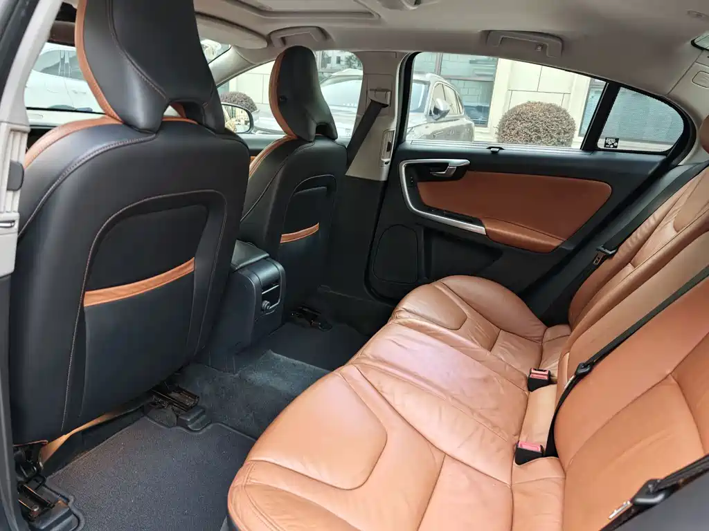 Volvo S60 — миниатюра 13