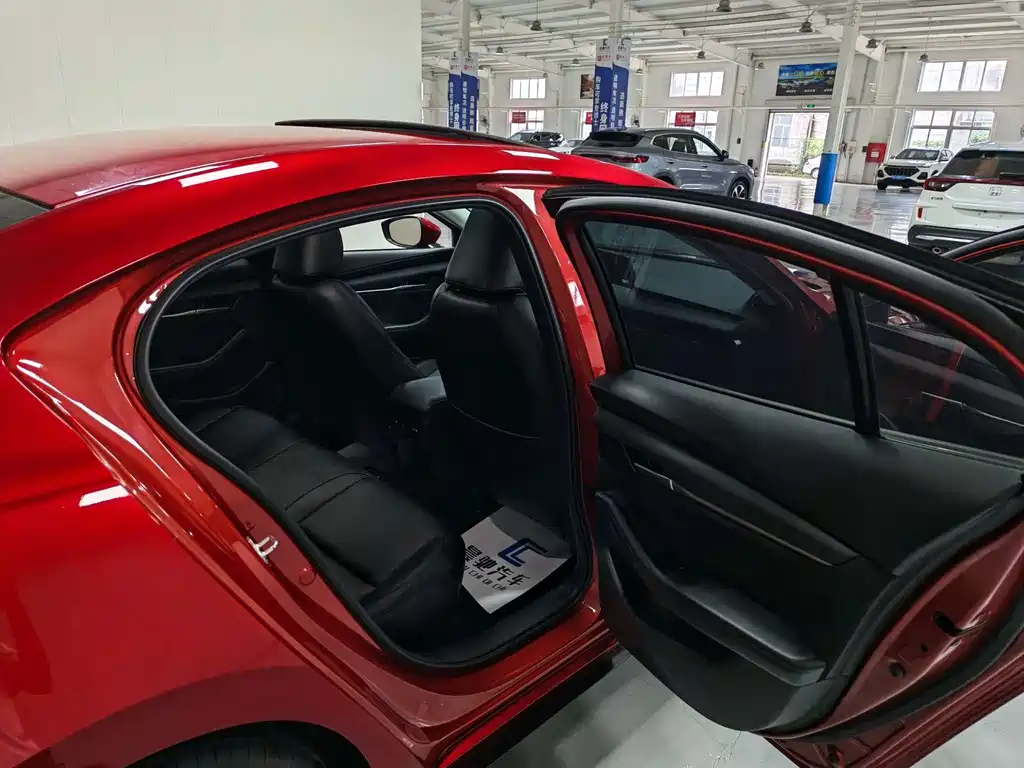 Mazda 3 Axela — миниатюра 14