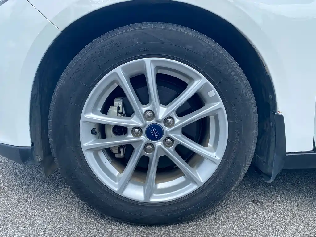 Ford Focus — миниатюра 14
