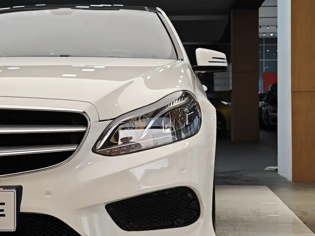 Mercedes-Benz E-Class E 2015 E 200 L Sport