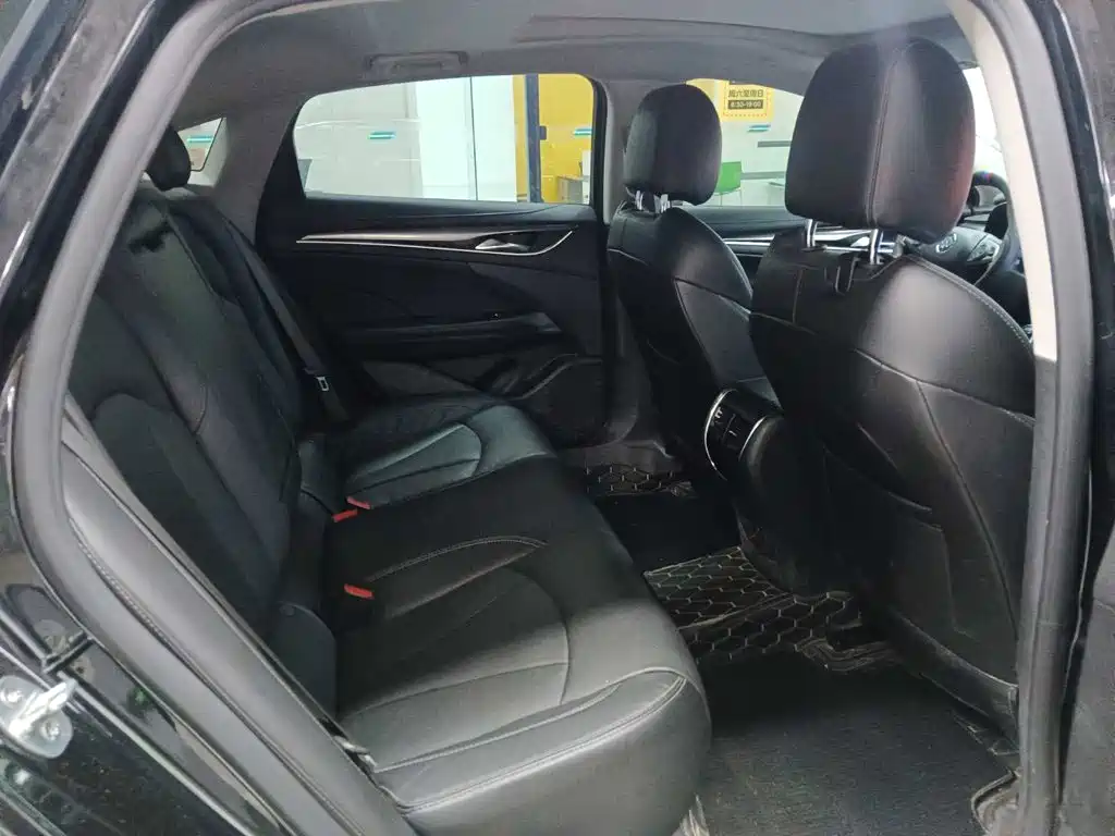 Buick LaCrosse — миниатюра 10