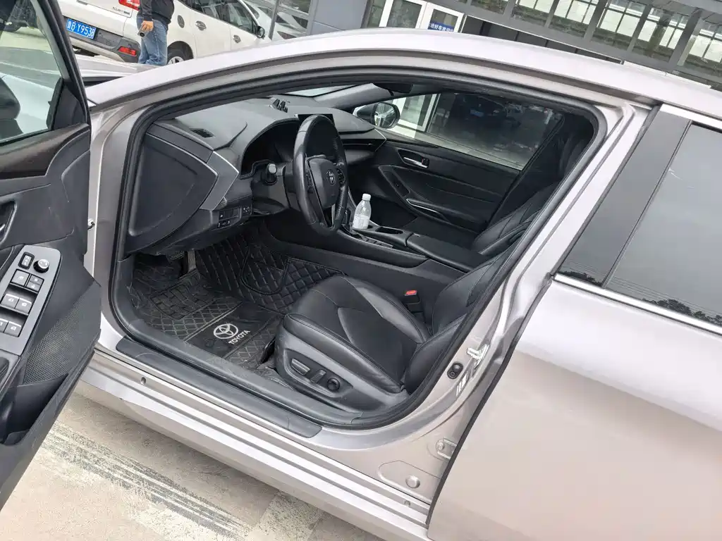 Toyota Avalon — миниатюра 12