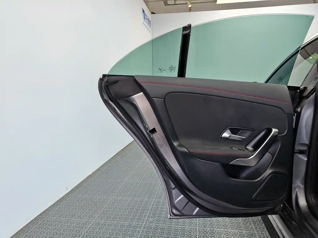 Mercedes-Benz CLA (Import) — миниатюра 16