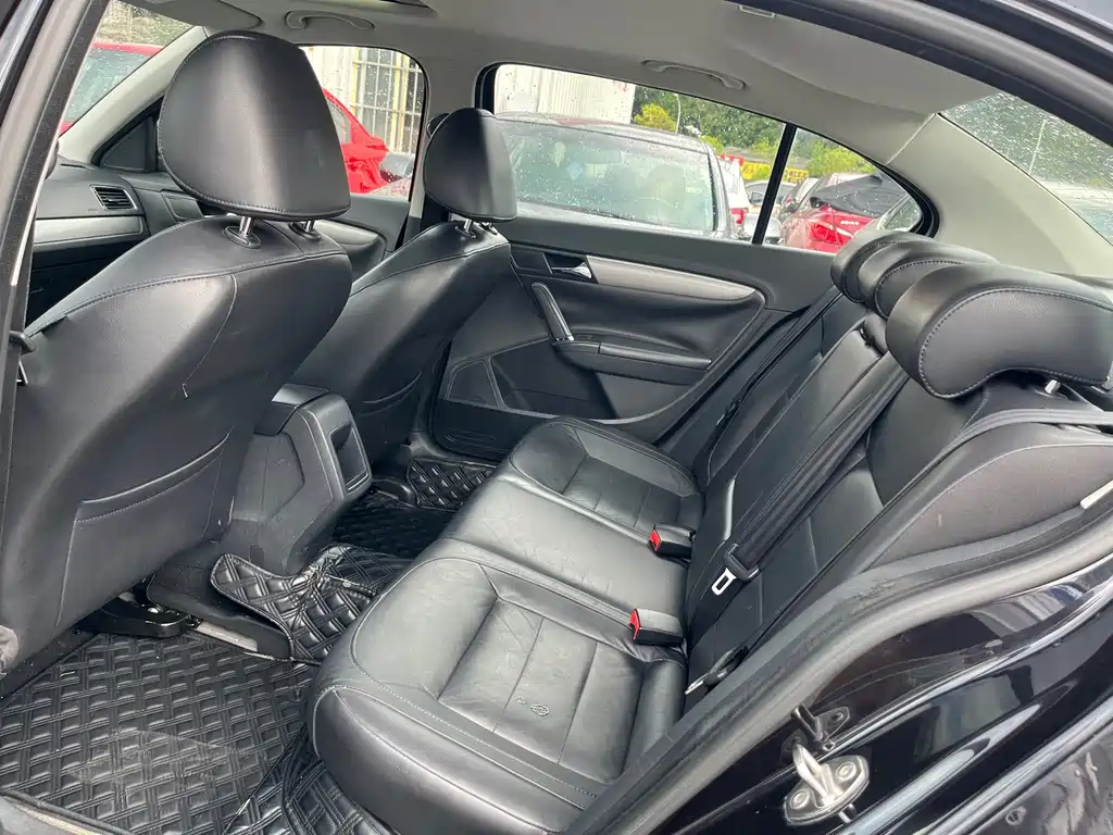 Volkswagen Lavida — миниатюра 6