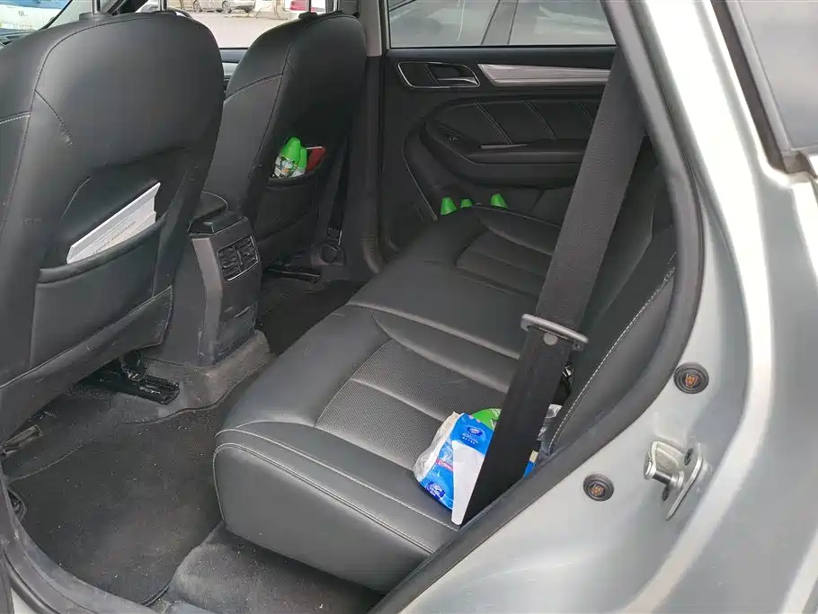 ROEWE RX5 NEW ENERGY