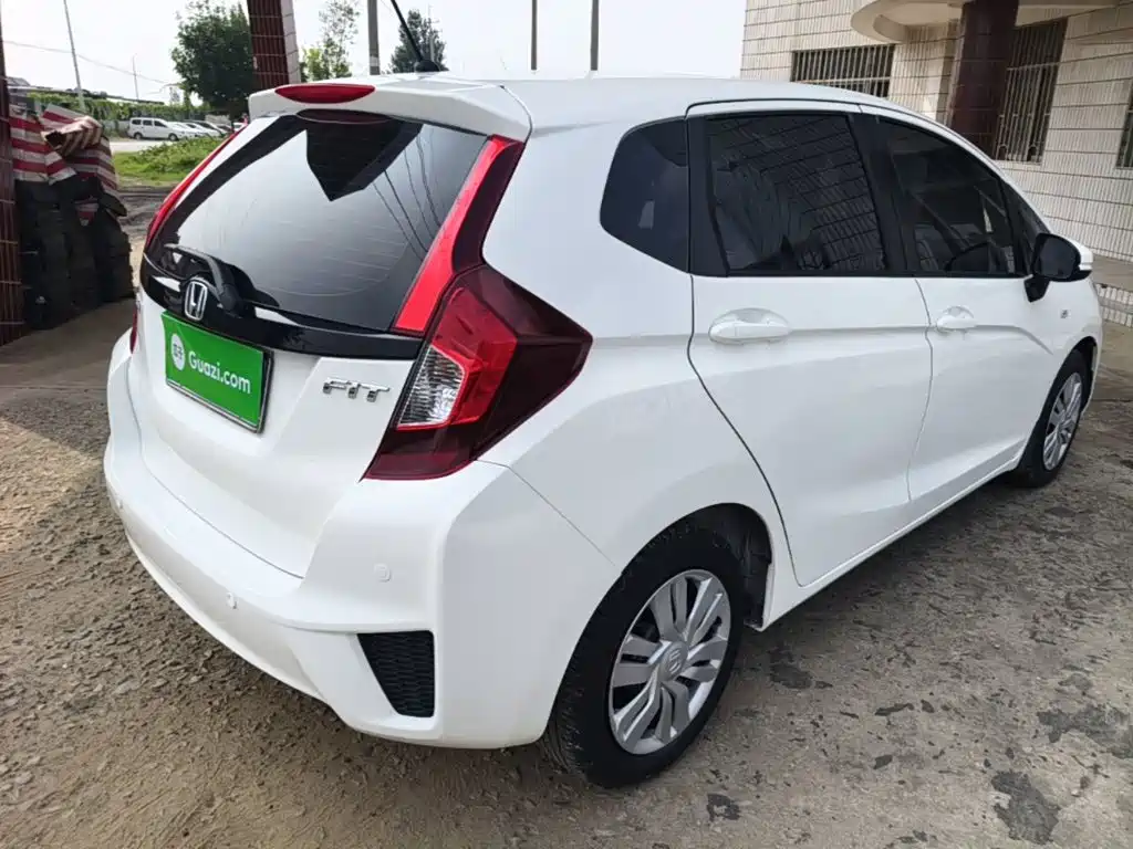 Honda Fit — миниатюра 7