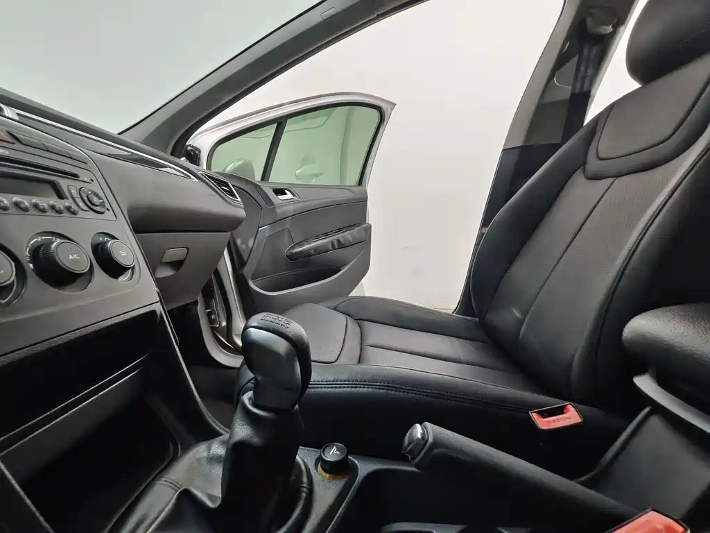 Peugeot 308 — миниатюра 11
