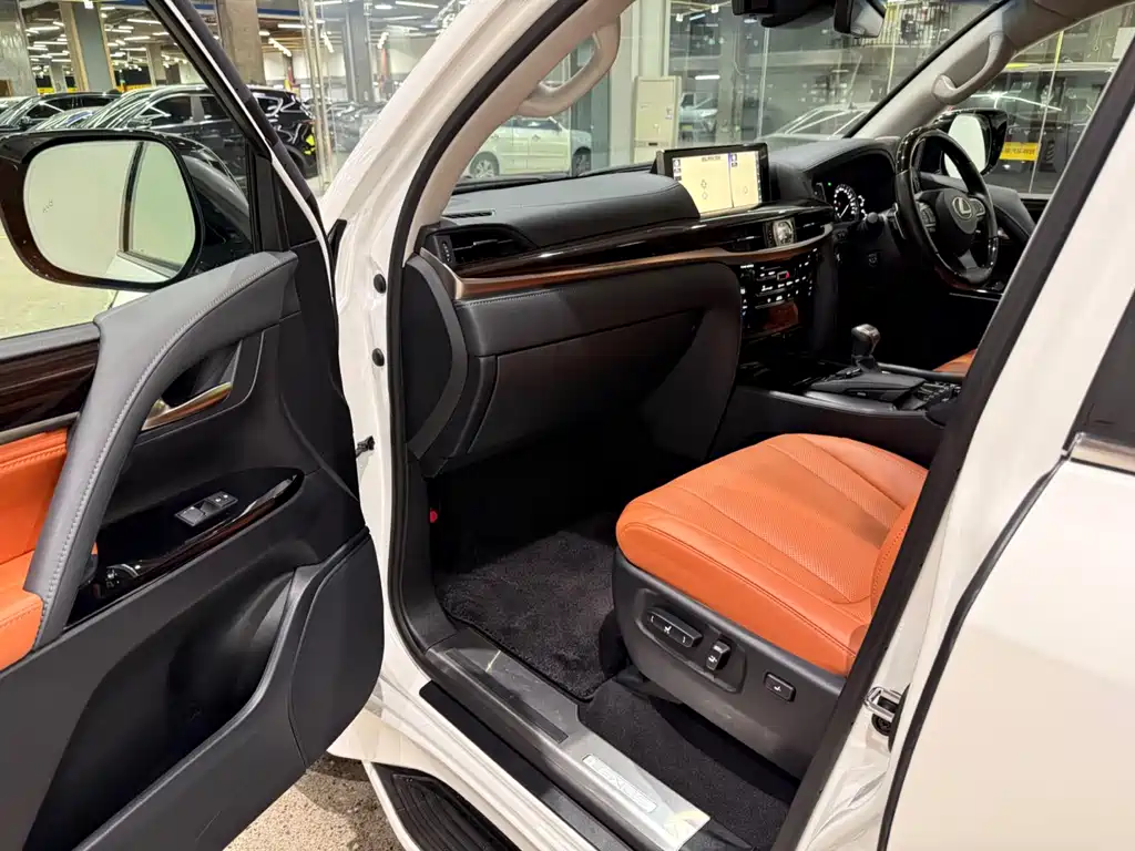 Lexus LX 2019 570
