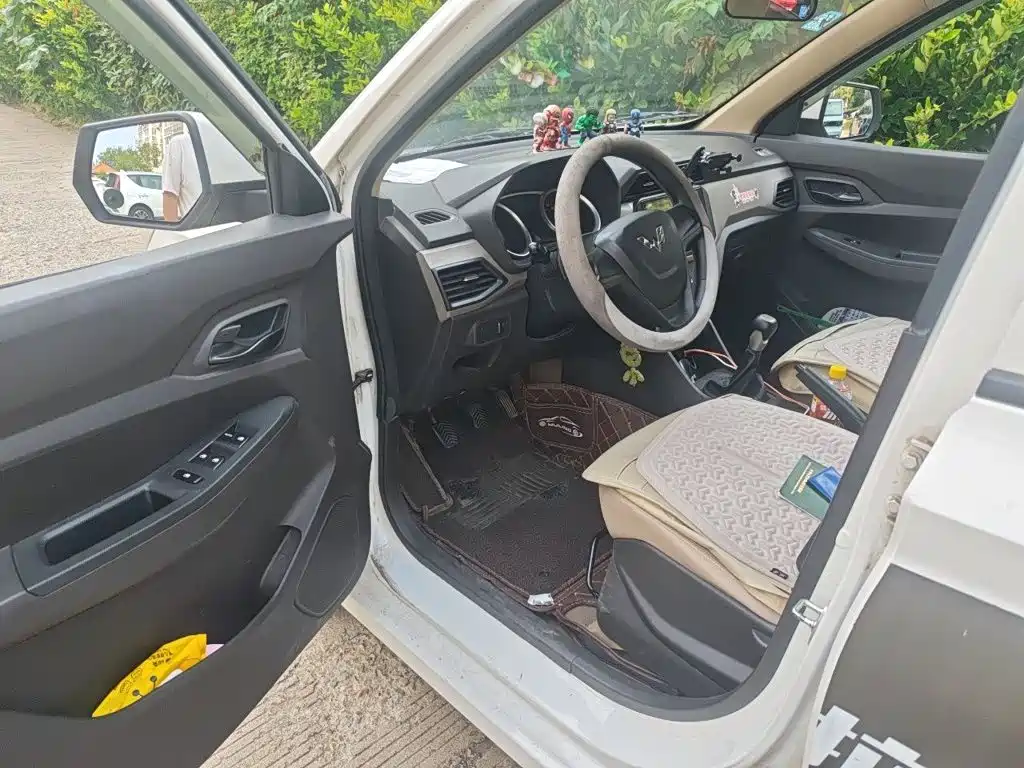 Wuling Hongguang — миниатюра 12