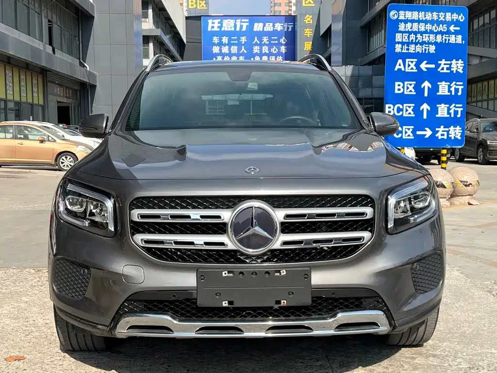 MERCEDES-BENZ GLB