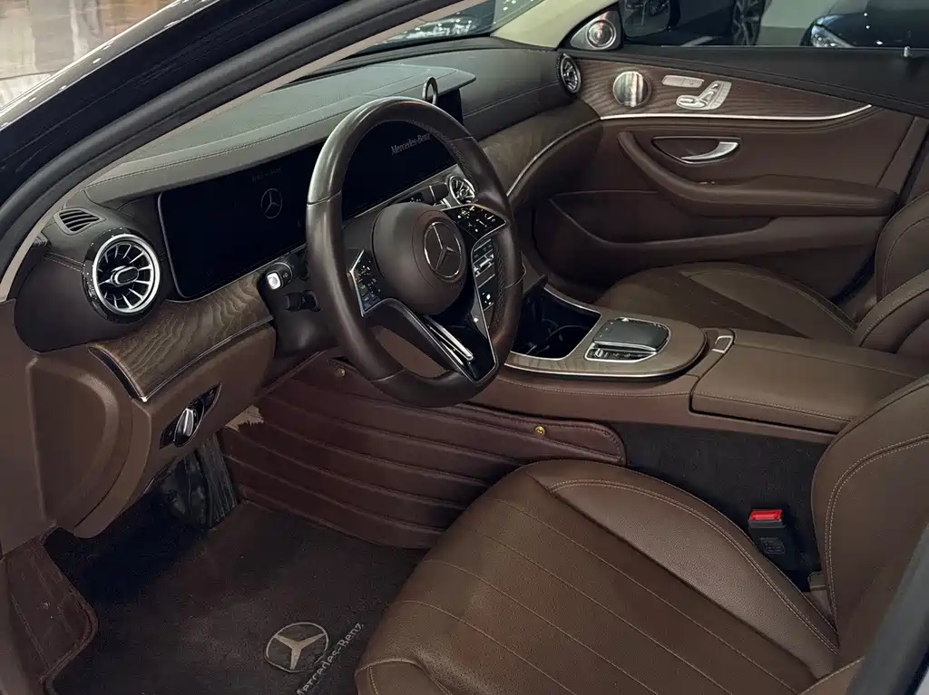 Mercedes-Benz E-Class — миниатюра 14