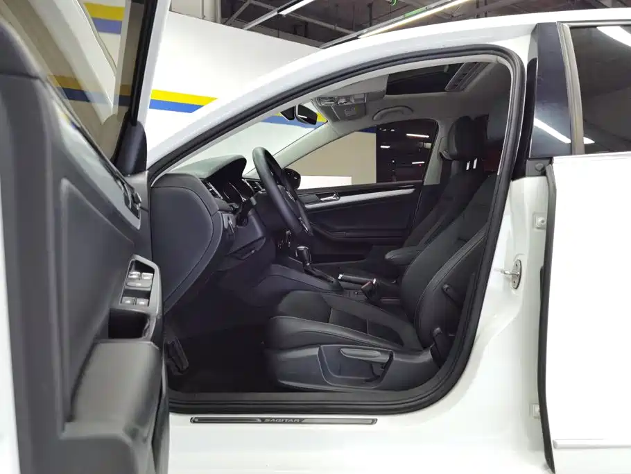 Volkswagen Sagitar — миниатюра 9