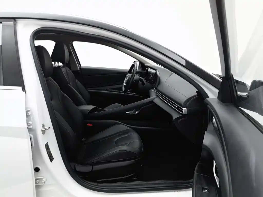 Hyundai Elantra — миниатюра 23
