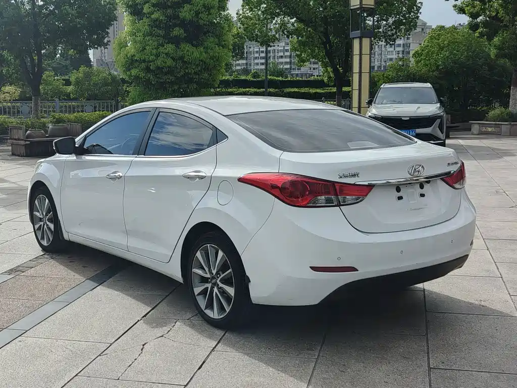 Hyundai Elantra Langdong — миниатюра 7