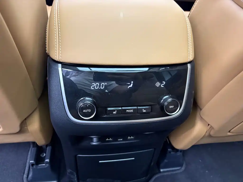 Li Auto Li ONE — миниатюра 11