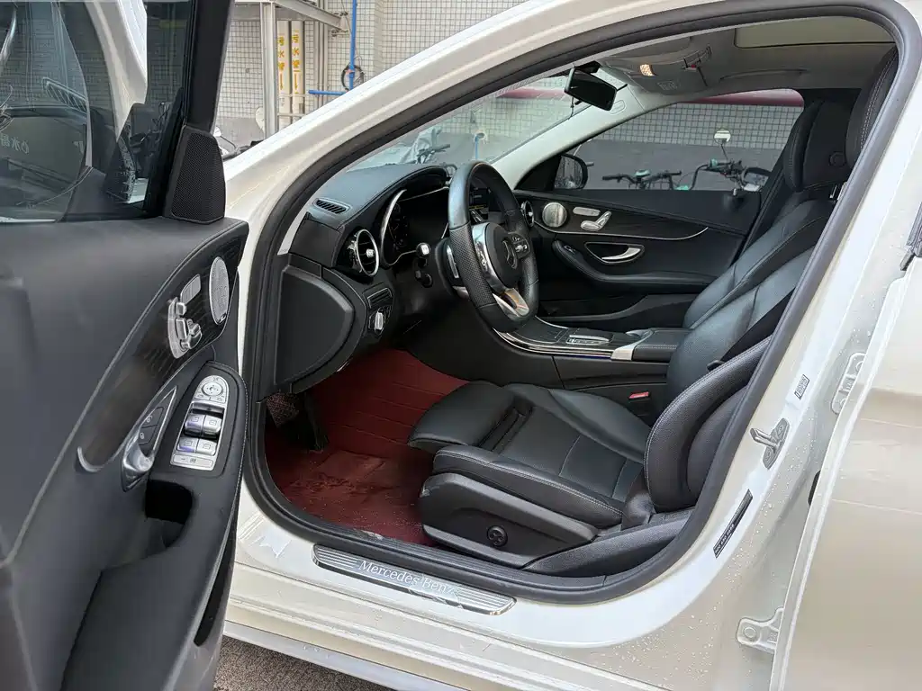 Mercedes-Benz C-Class — миниатюра 3