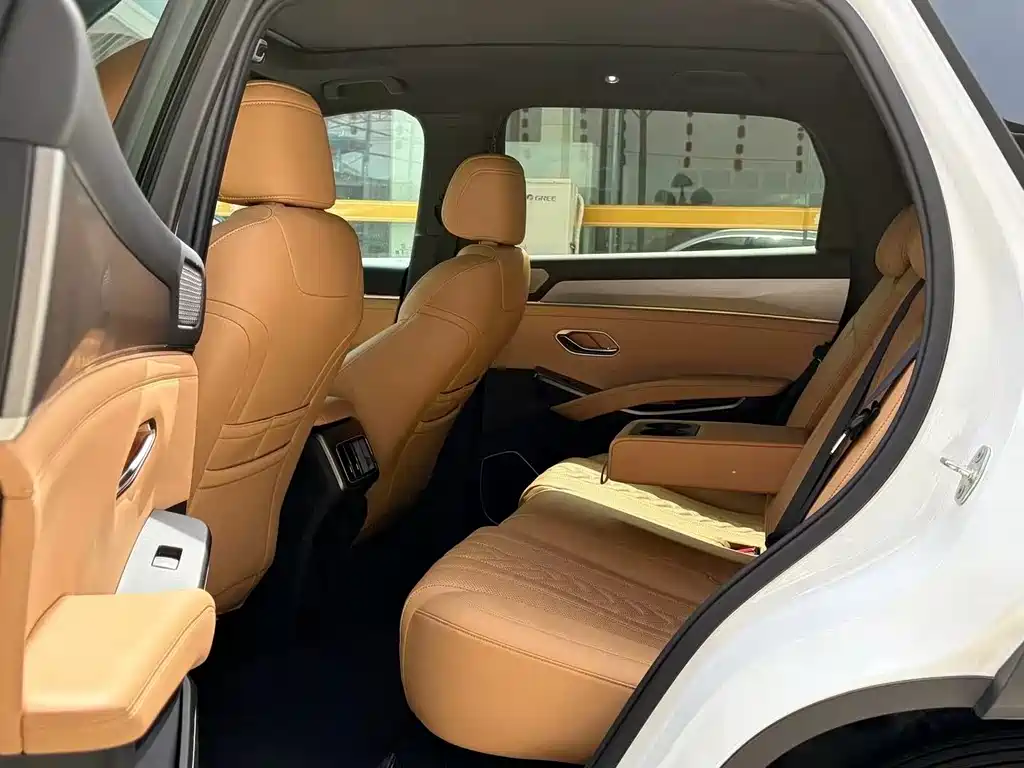 BYD L DM-i — миниатюра 7