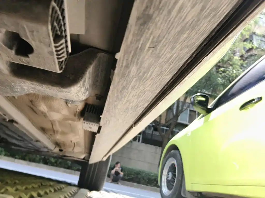 Volvo XC60 PHEV — миниатюра 18