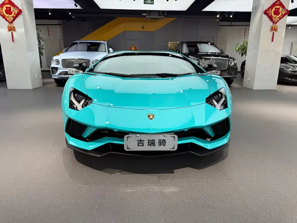 Lamborghini Aventador — миниатюра 2