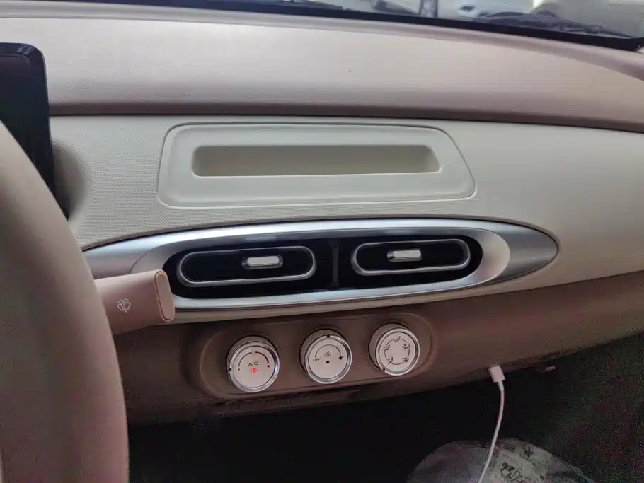 Wuling MINIEV — миниатюра 13