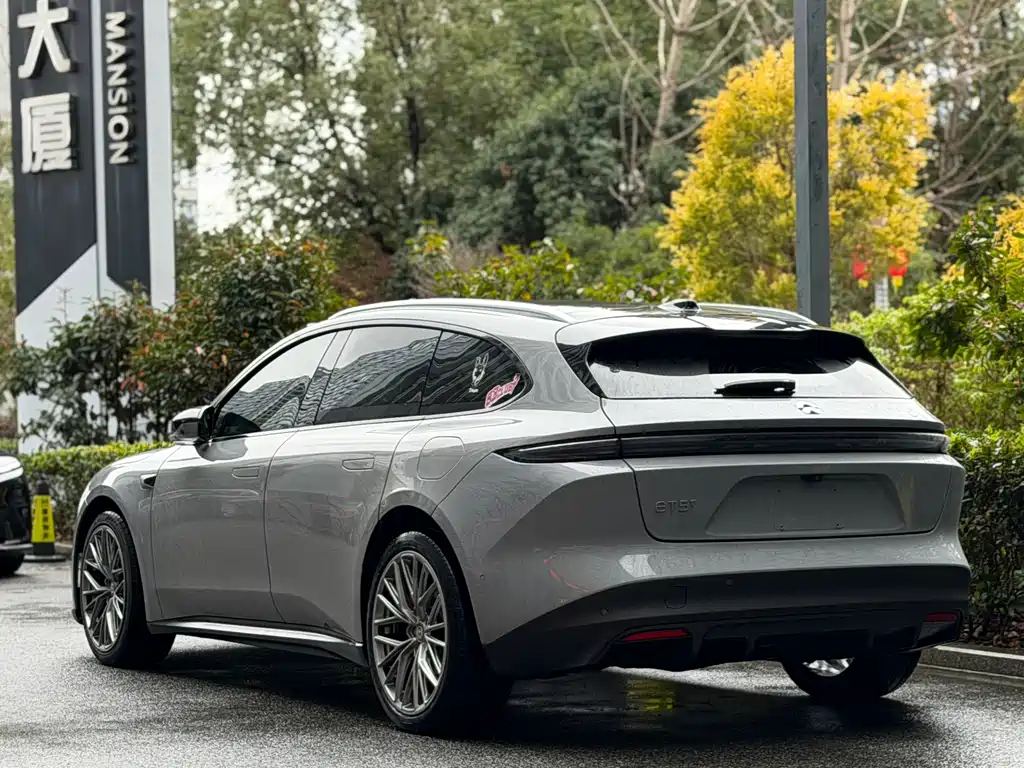 NIO NIO ET5T