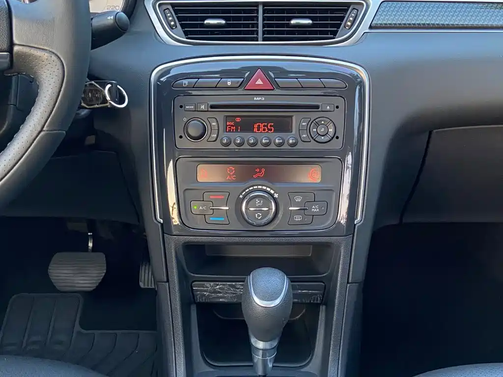 Peugeot 308 — миниатюра 11