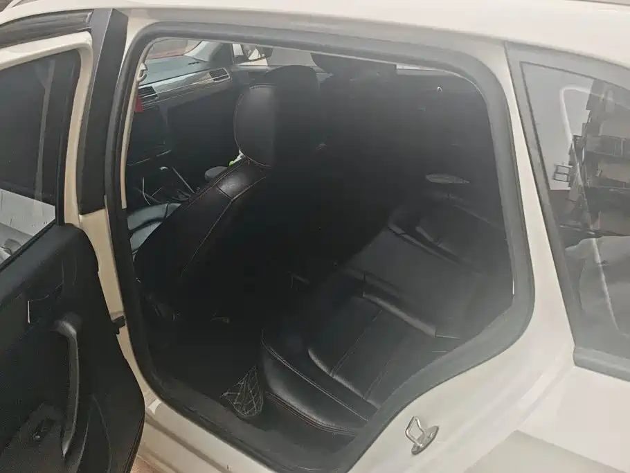Volkswagen Santana — миниатюра 11