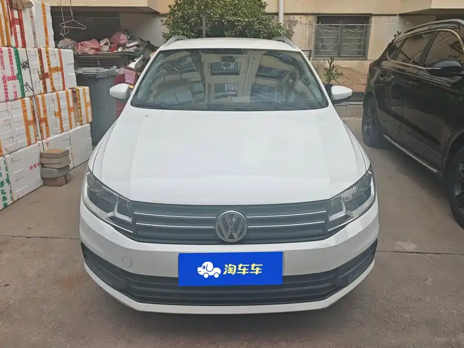 Volkswagen Santana — миниатюра 2