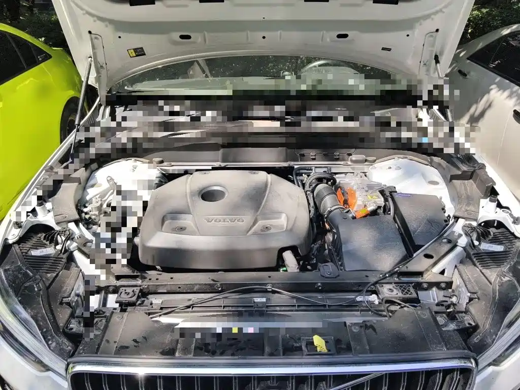 Volvo XC60 PHEV — миниатюра 16