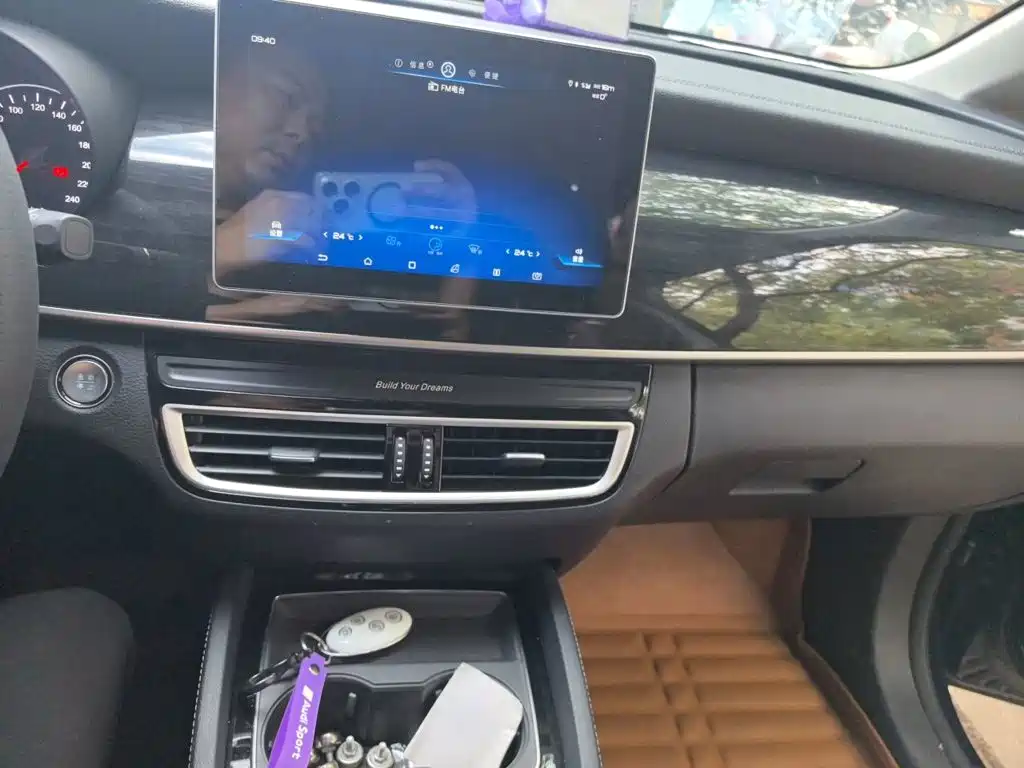 BYD MAX — миниатюра 9