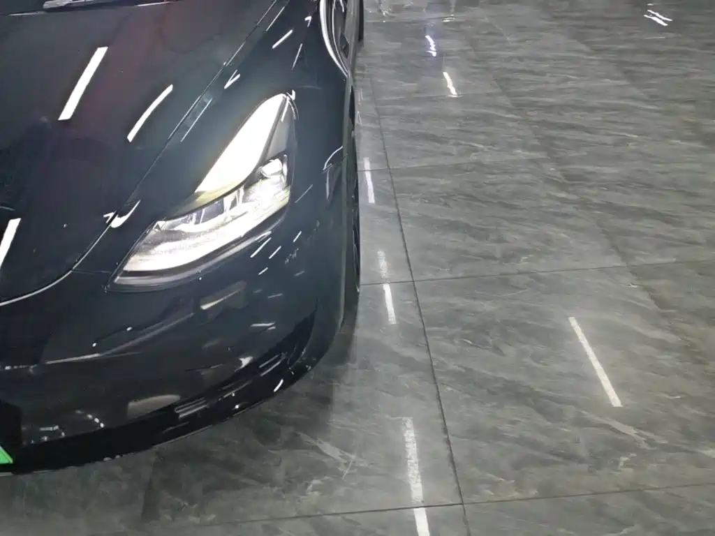 Tesla Model 3 — миниатюра 24