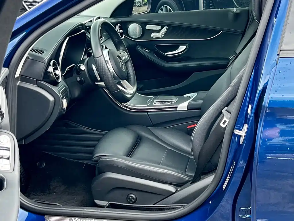 Mercedes-Benz C-Class — миниатюра 6