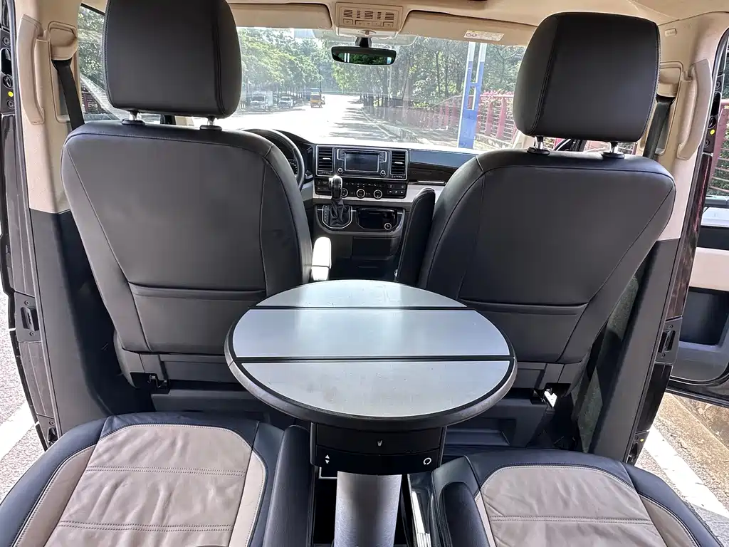 Volkswagen Multivan — миниатюра 12