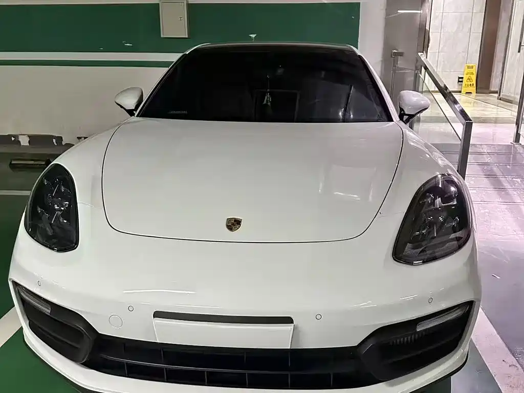 Porsche Panamera 2023